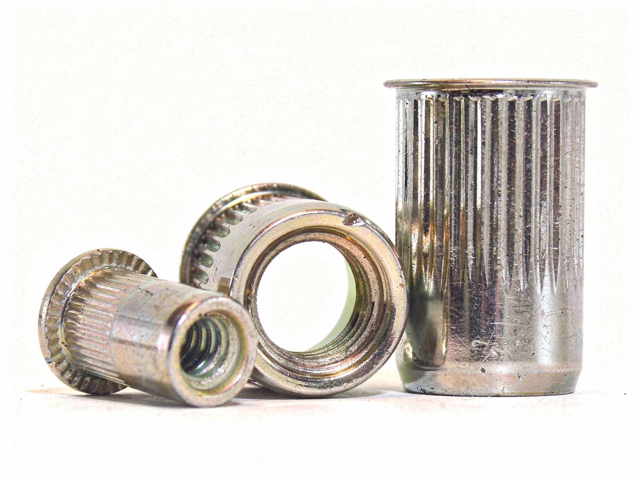 Tuerca Remachable Americana (RIVET NUT / RIVNUT)